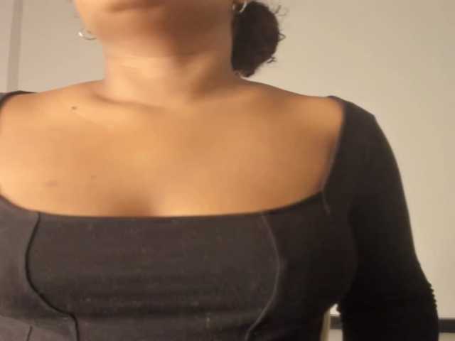 CarolinnaGomez's BongaCams show and profile