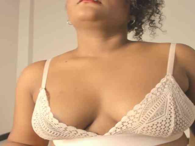 CarolinnaGomez webcam