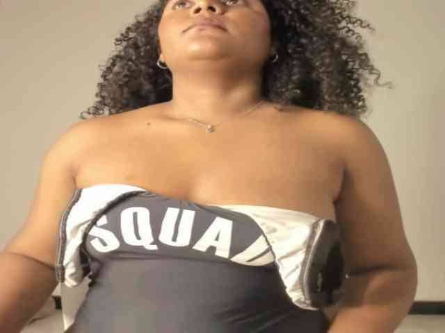 CarolinnaGomez webcam