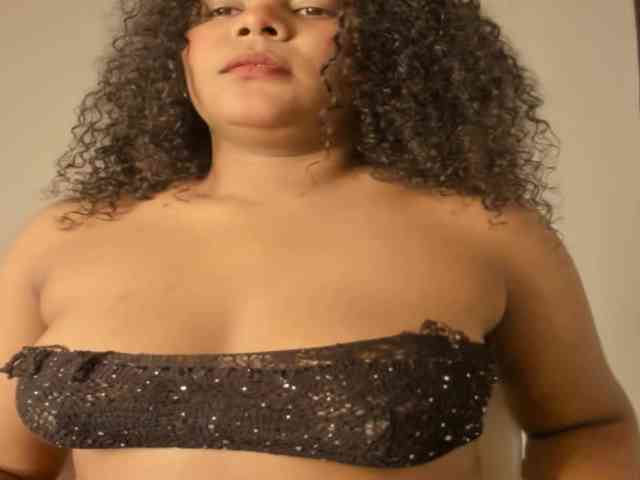 CarolinnaGomez webcam