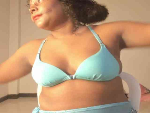 CarolinnaGomez webcam