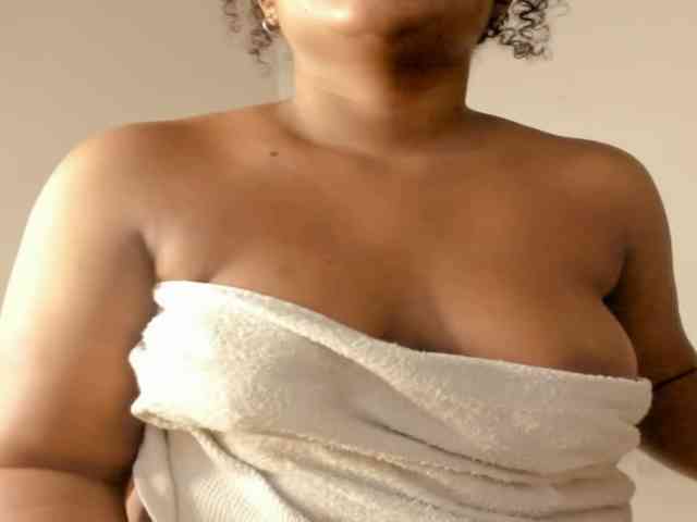 CarolinnaGomez webcam