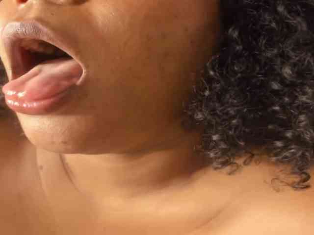 CarolinnaGomez webcam