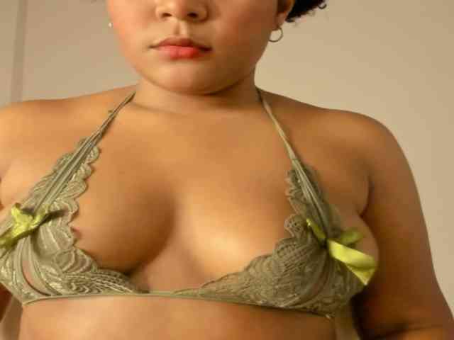 CarolinnaGomez webcam