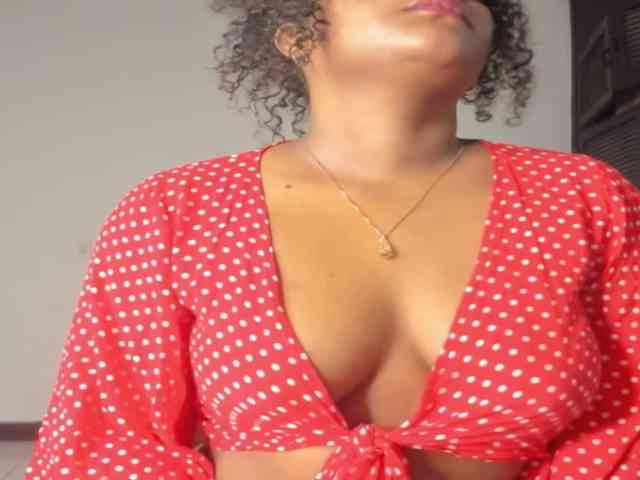 CarolinnaGomez webcam