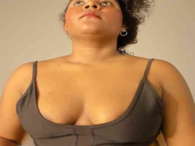 CarolinnaGomez webcam