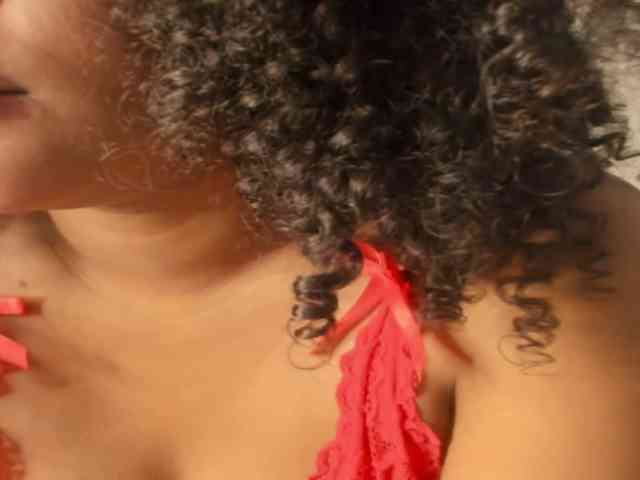 CarolinnaGomez webcam