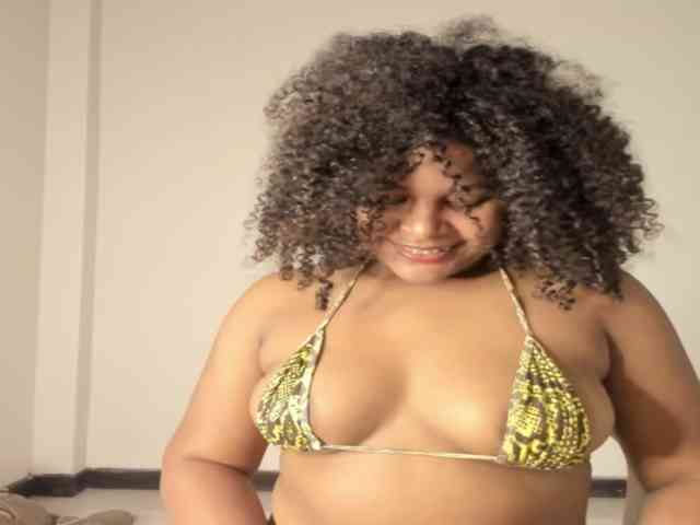 CarolinnaGomez webcam