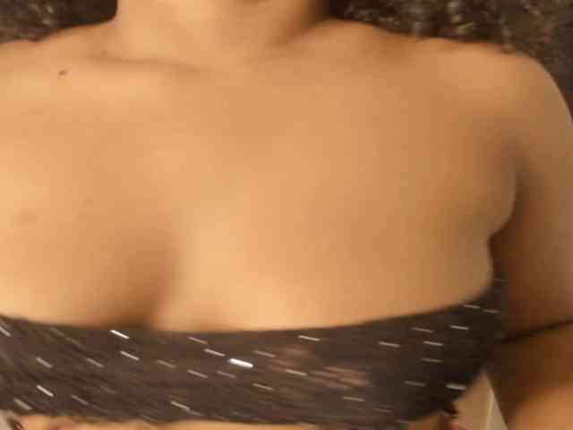 CarolinnaGomez webcam