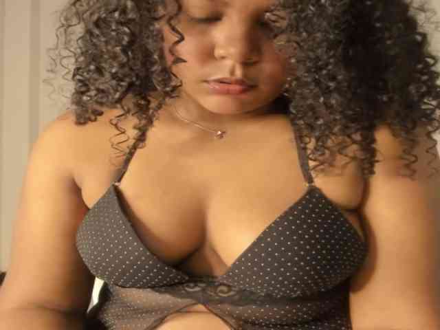 CarolinnaGomez webcam