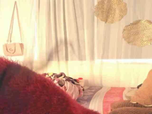 CarolinnaGomez webcam