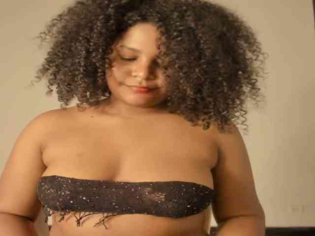 CarolinnaGomez webcam