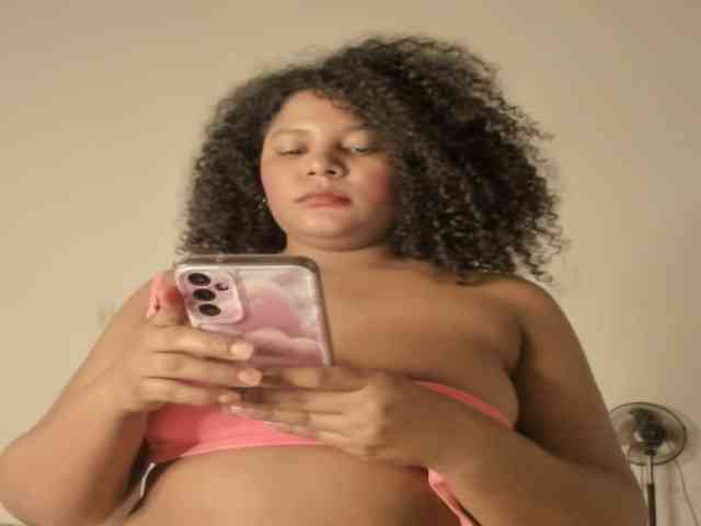 CarolinnaGomez webcam