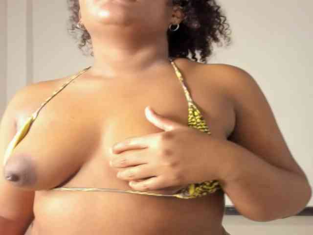 CarolinnaGomez webcam