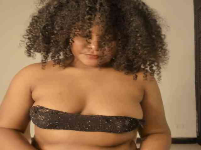 CarolinnaGomez webcam