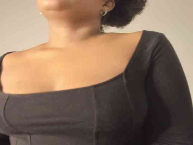 CarolinnaGomez webcam