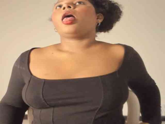 CarolinnaGomez webcam