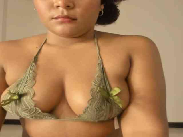 CarolinnaGomez webcam