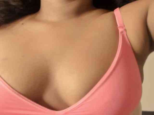 CarolinnaGomez webcam