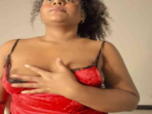 CarolinnaGomez webcam