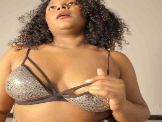 CarolinnaGomez webcam