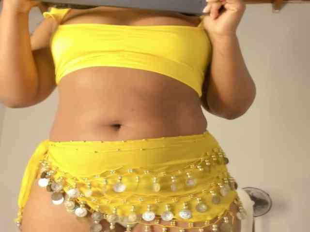 CarolinnaGomez webcam