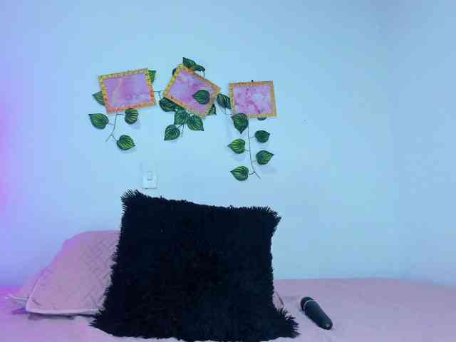 Evelinmiller97 webcam