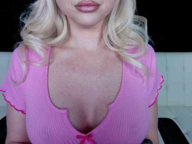 ElleDriver66 Live Webcam on BongaCams