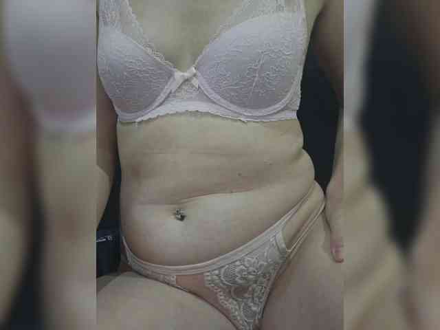 Angela03a webcam