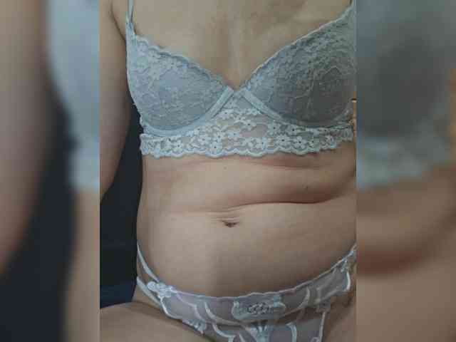 Angela03a webcam