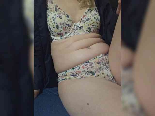 Angela03a webcam