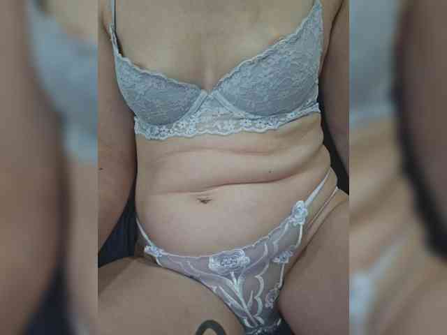 Angela03a webcam