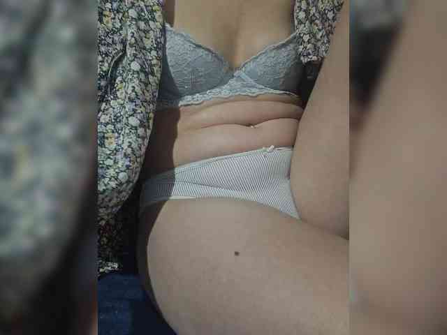Angela03a webcam