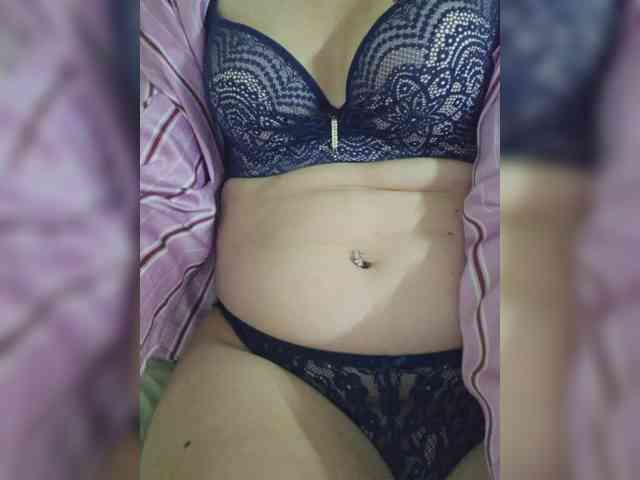 Angela03a webcam