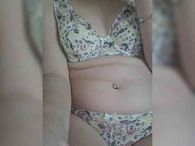 Angela03a webcam