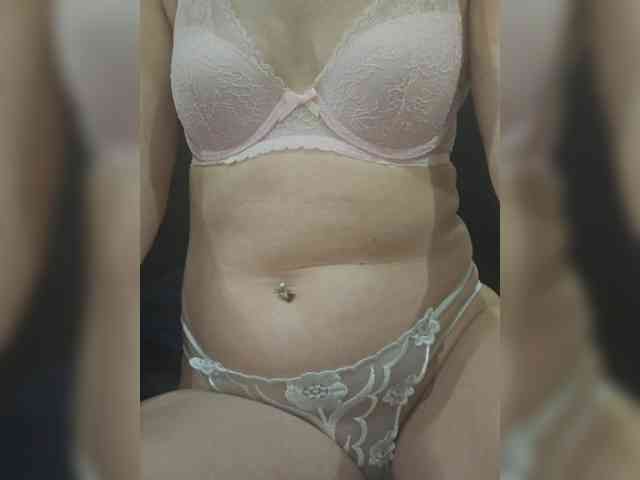 Angela03a webcam