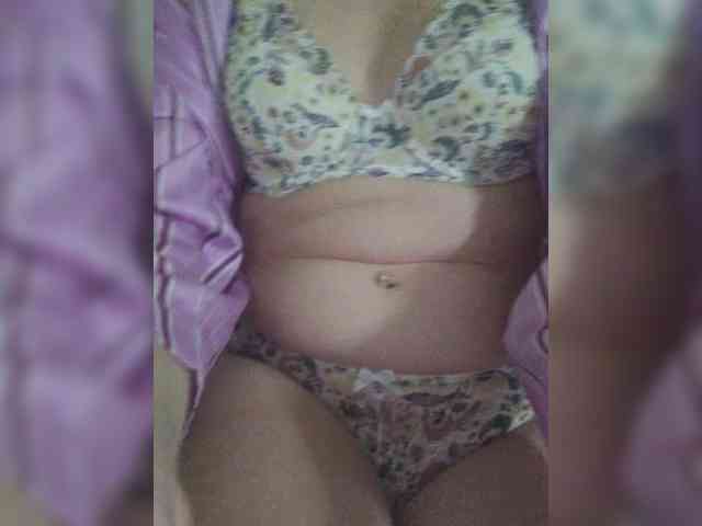 Angela03a webcam