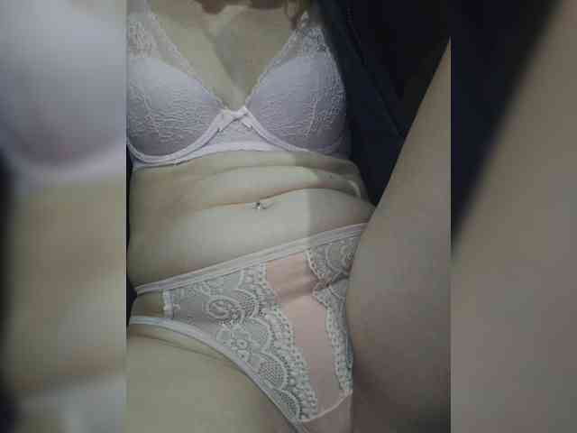 Angela03a webcam