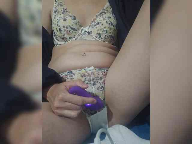 Angela03a webcam