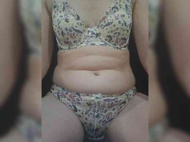 Angela03a webcam