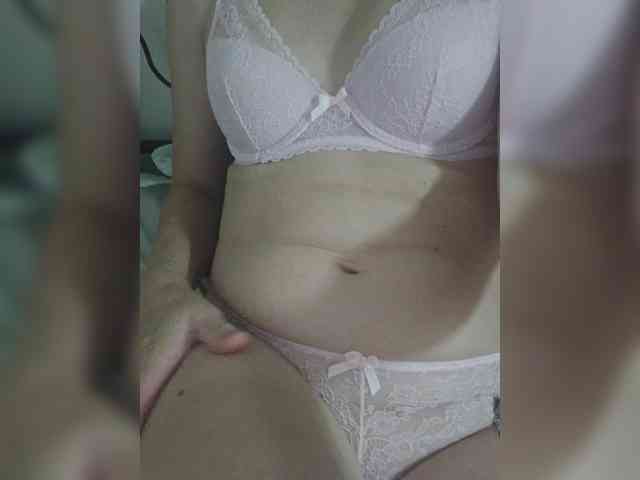 Angela03a webcam