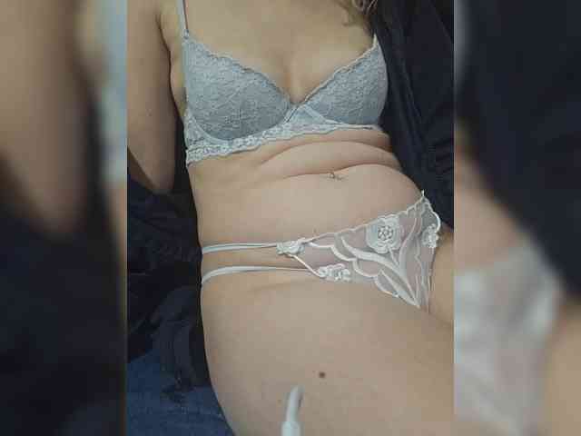 Angela03a webcam