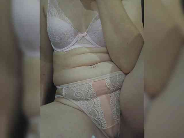 Angela03a webcam