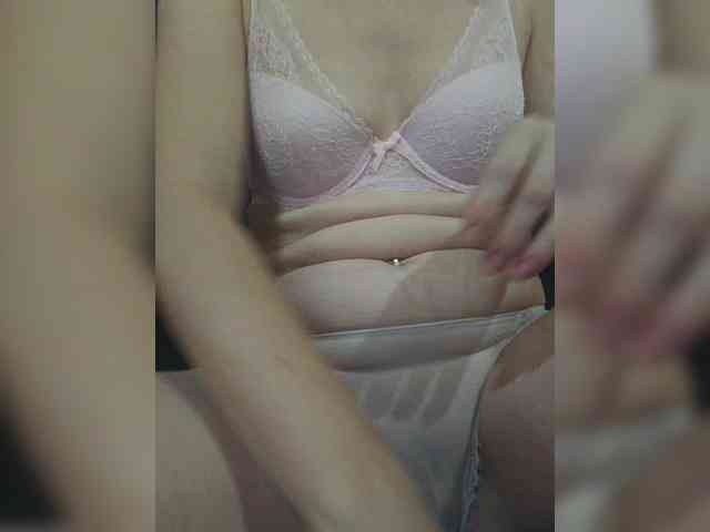 Angela03a webcam