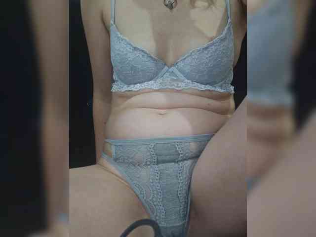 Angela03a webcam