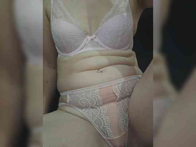 Angela03a webcam