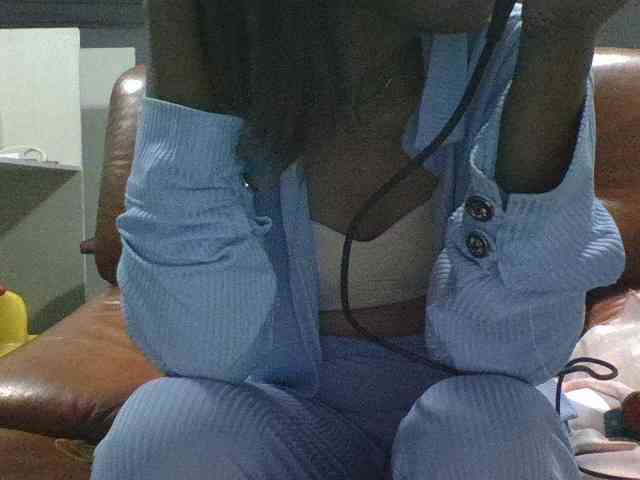 Brenda8824 webcam