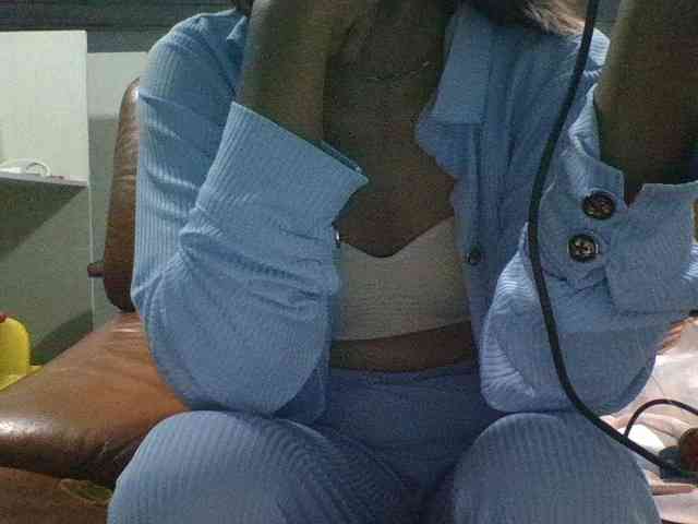 Brenda8824 webcam