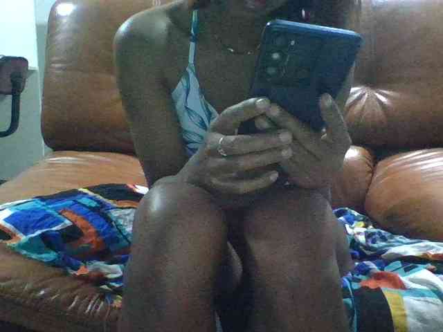 Brenda8824 webcam