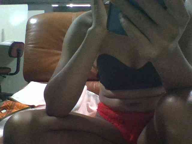 Brenda8824 webcam